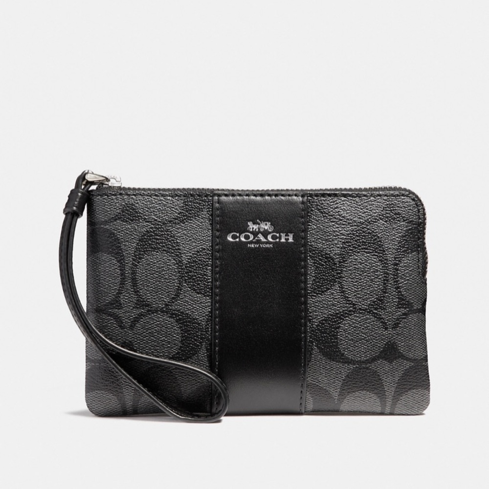 NWT Coach Wristlet in Signature Canvas